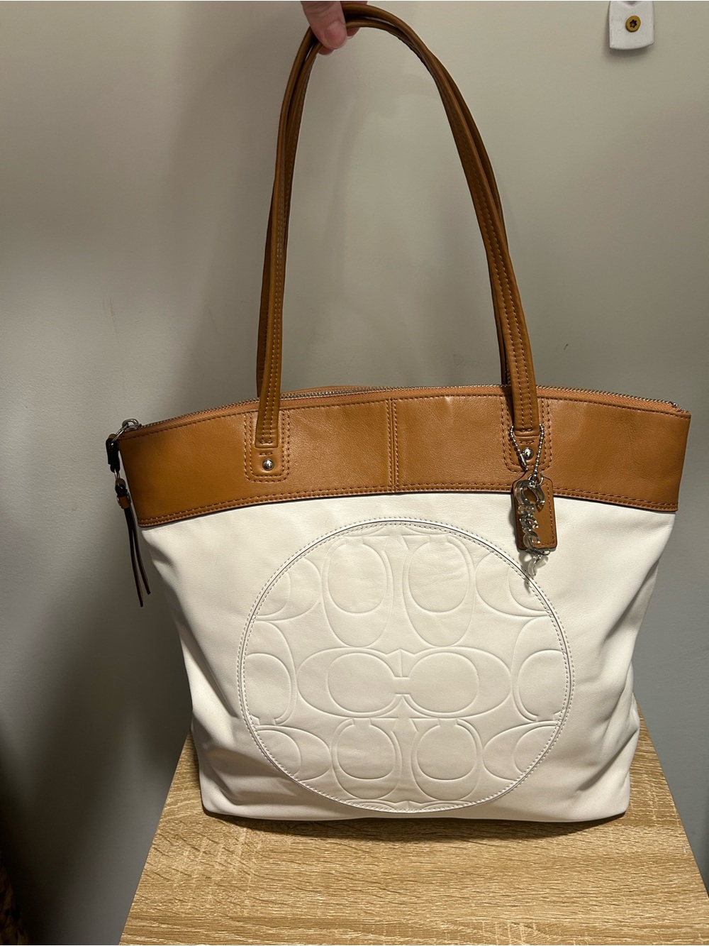 Coach Two-Tone White and Tan Leather Bailey Tote F18336